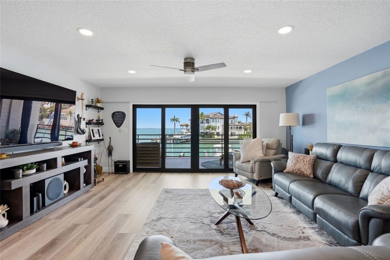 363 Pinellas Bayway S, Unit 29, Tierra Verde, FL 33715 Photo