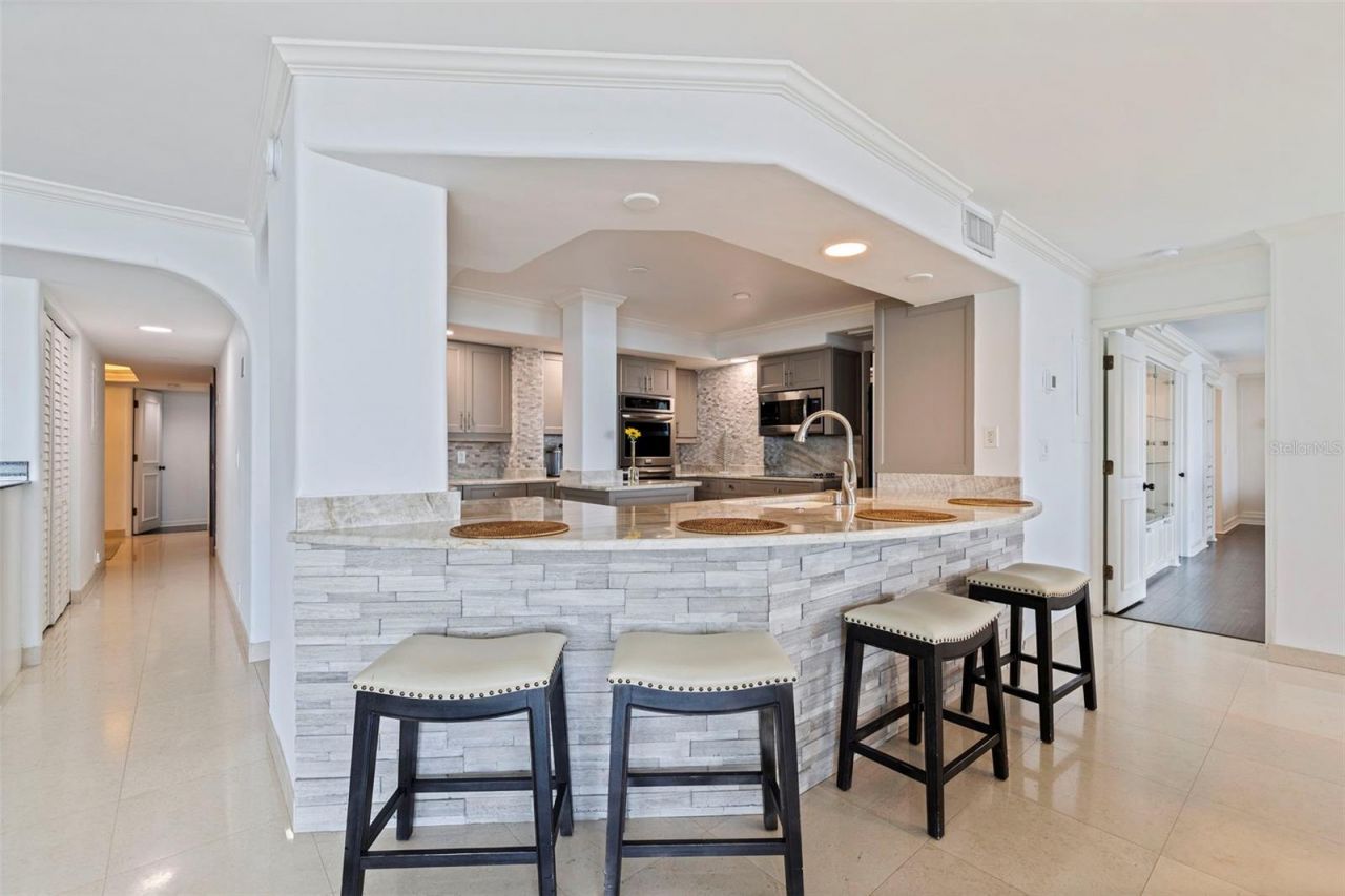 5700 Mariner Street , Unit 702 & 703, Tampa, FL 33609 Photo