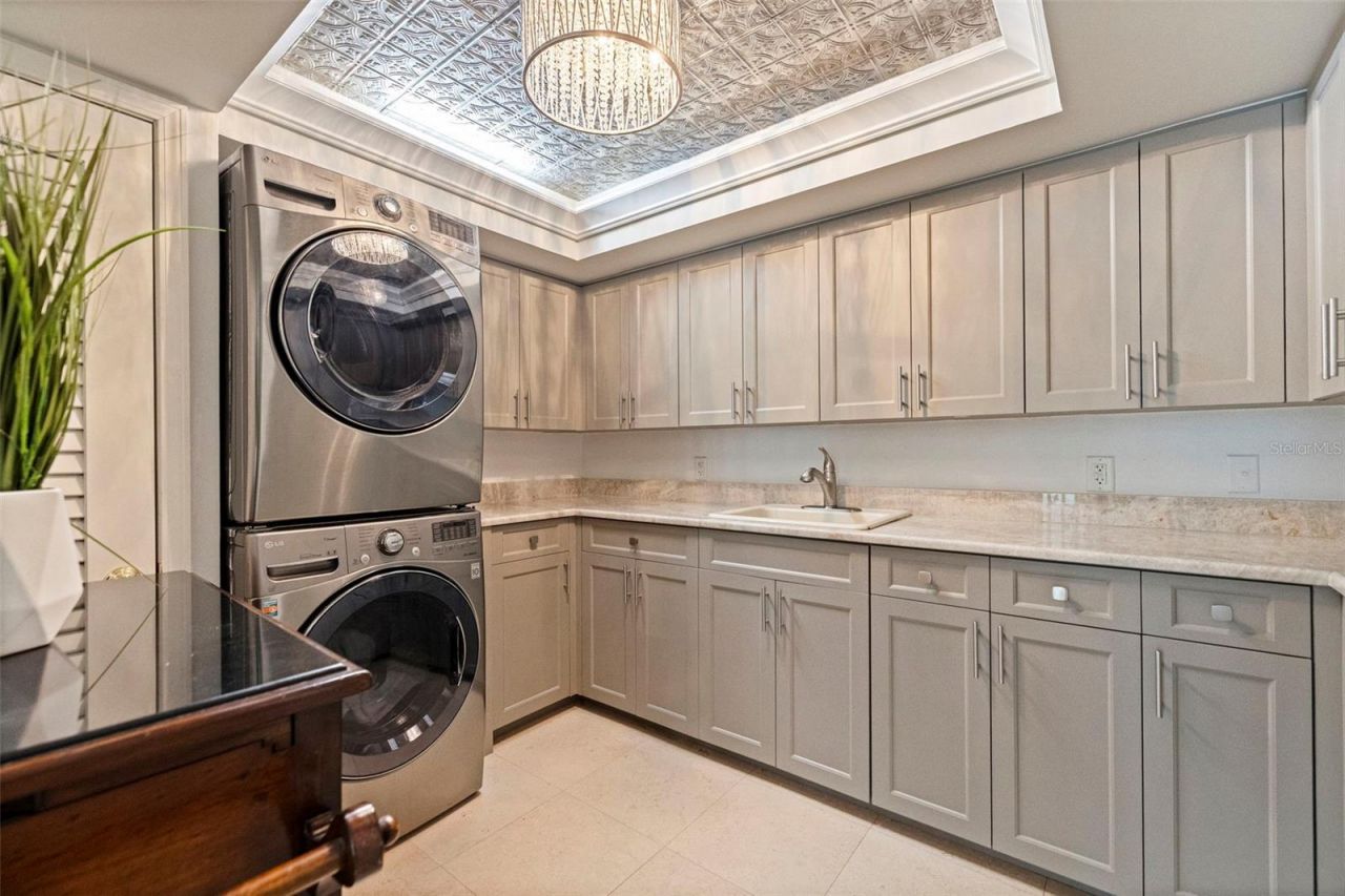 5700 Mariner Street , Unit 702 & 703, Tampa, FL 33609 Photo