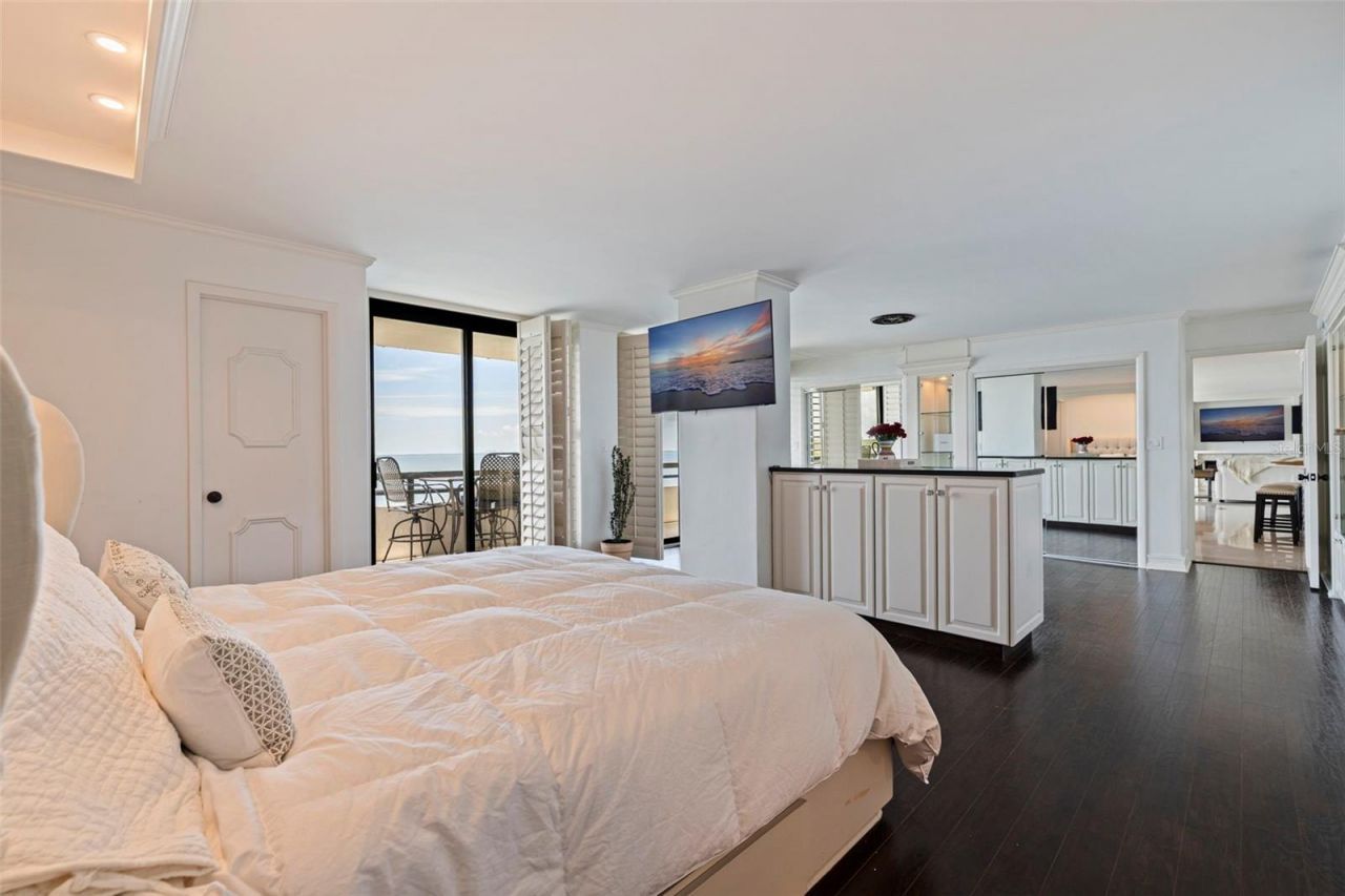 5700 Mariner Street , Unit 702 & 703, Tampa, FL 33609 Photo