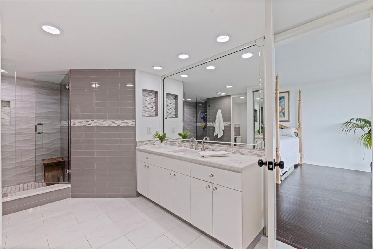5700 Mariner Street , Unit 702 & 703, Tampa, FL 33609 Photo