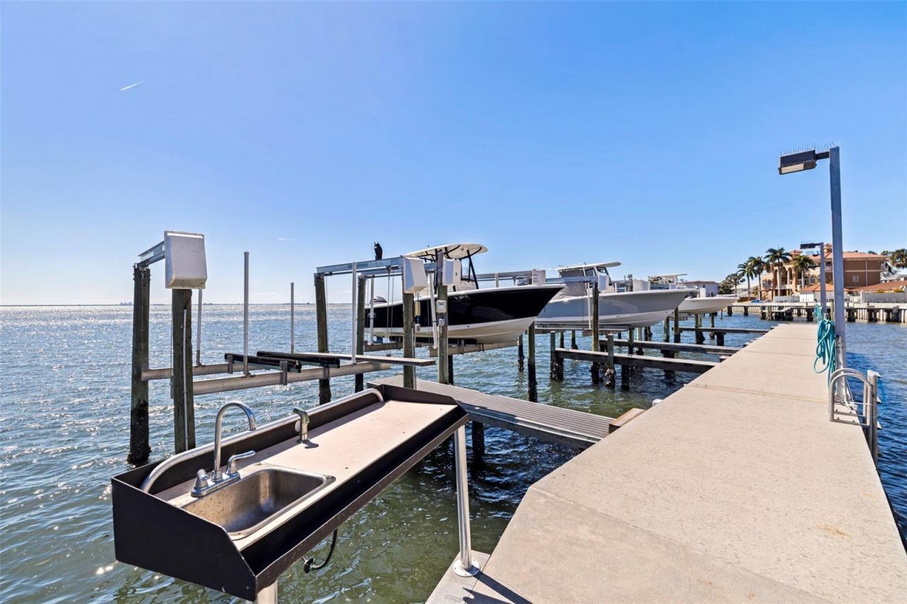 5700 Mariner Street , Unit 702 & 703, Tampa, FL 33609 Photo