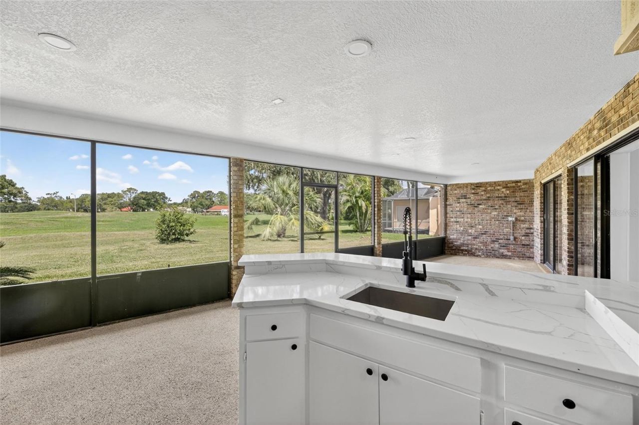 1903 Country Club Court , Plant City, FL 33566 Photo