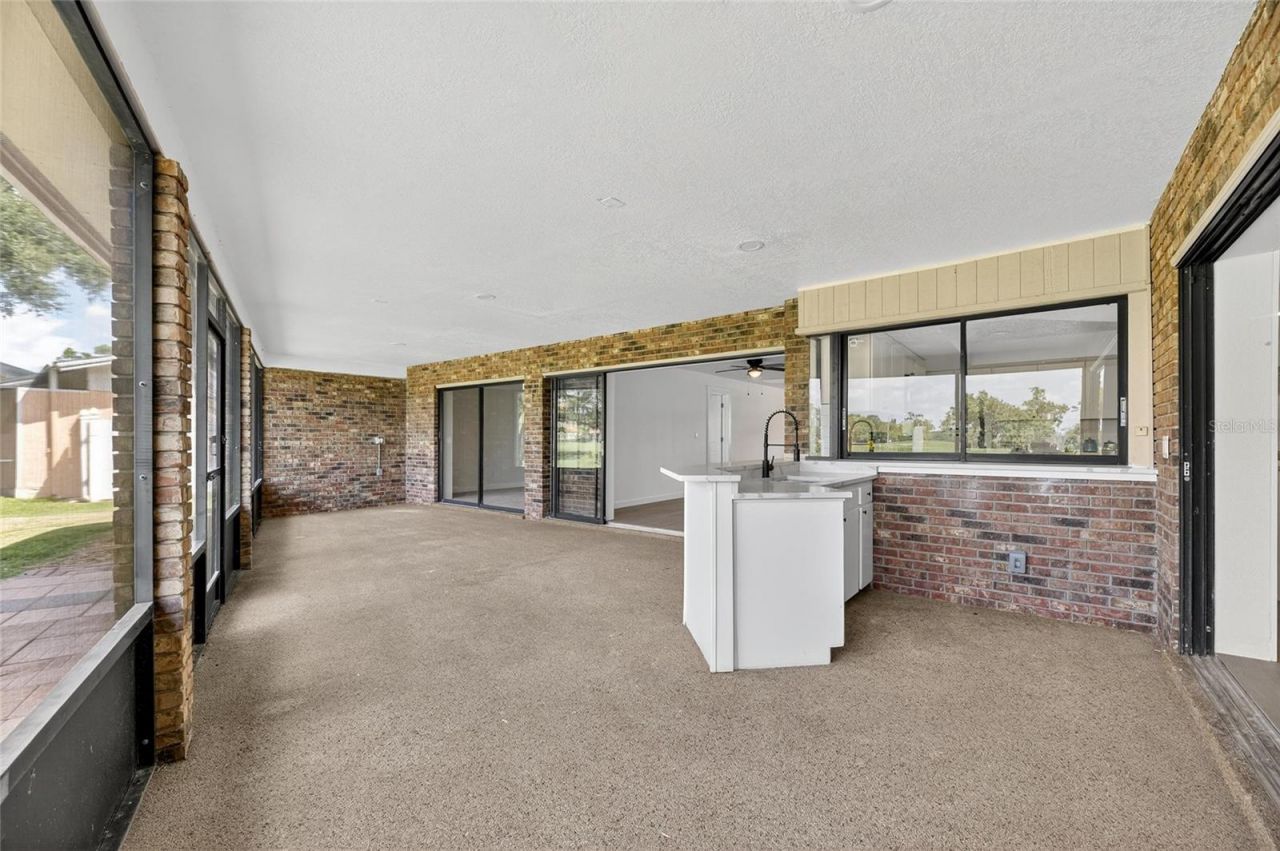 1903 Country Club Court , Plant City, FL 33566 Photo