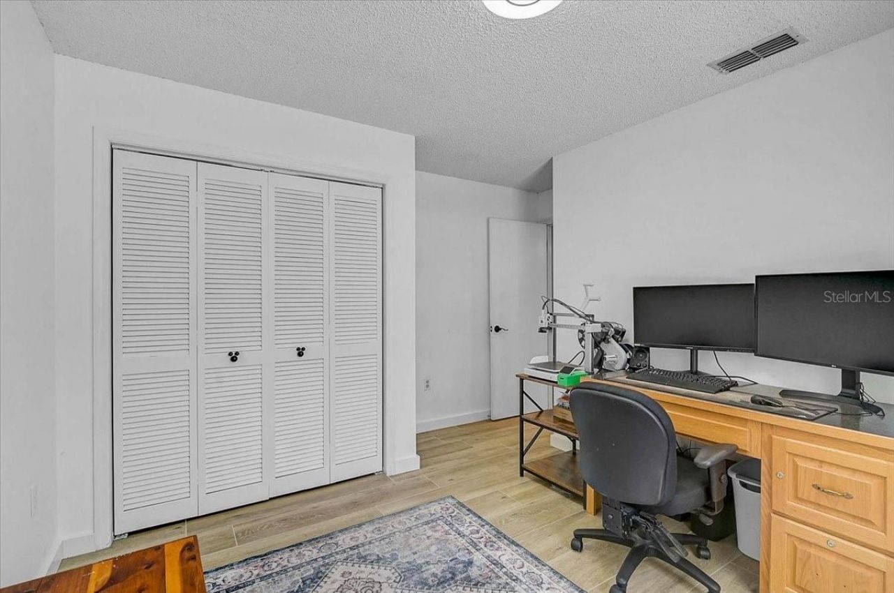 5737 Forester Lake Drive, Sarasota, FL 34243 Photo