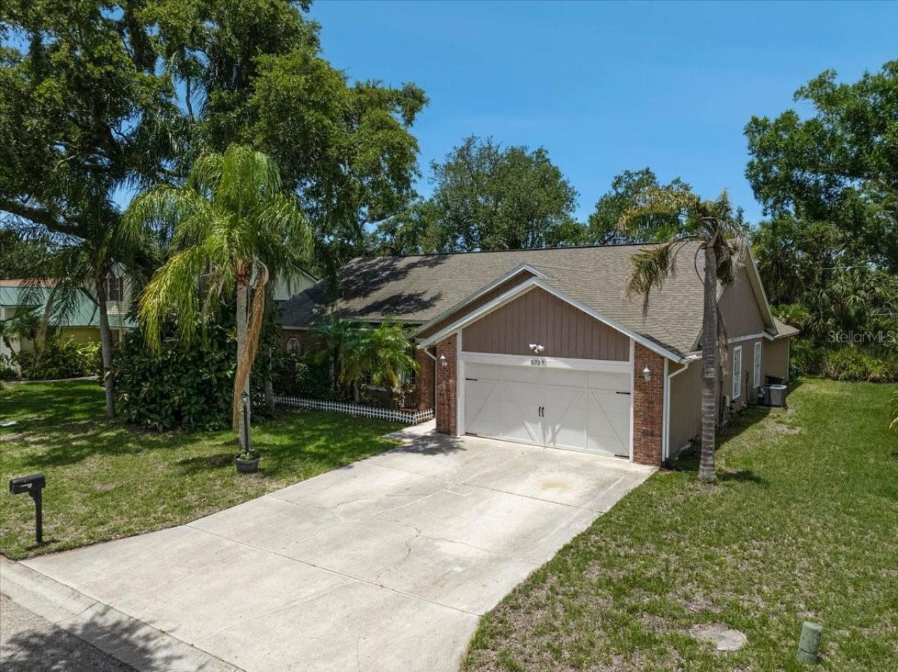 5737 Forester Lake Drive, Sarasota, FL 34243 Photo