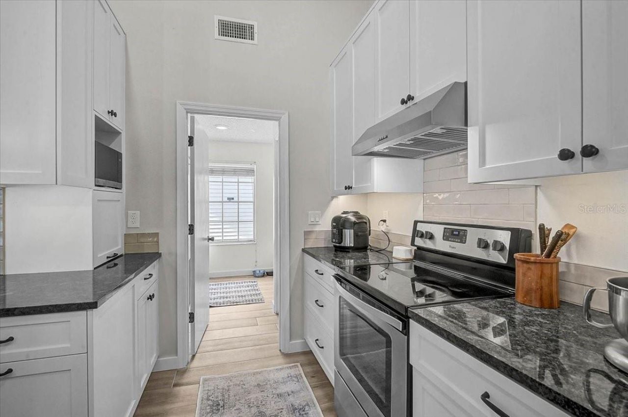 5737 Forester Lake Drive, Sarasota, FL 34243 Photo
