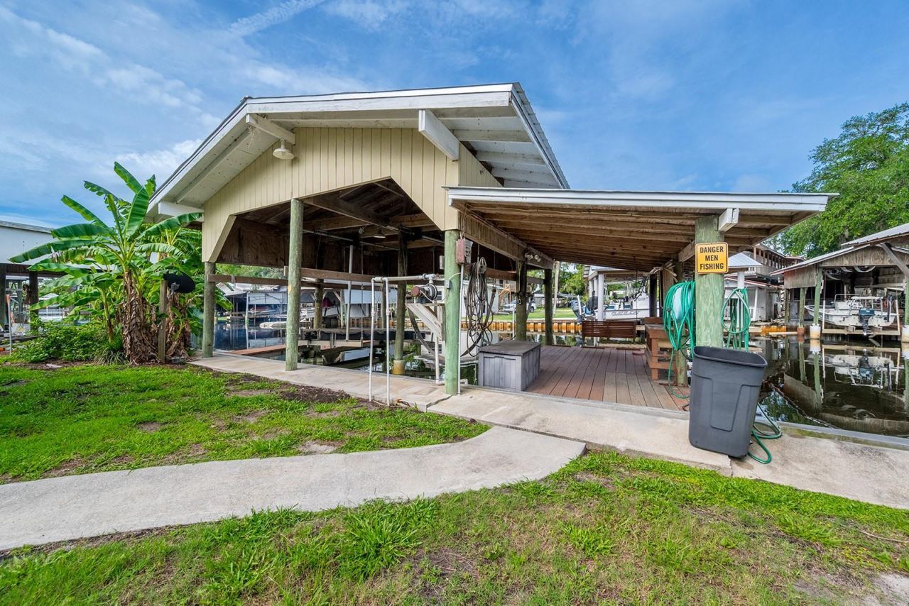 192 SE 241st Street , Suwannee, FL 32692 Photo