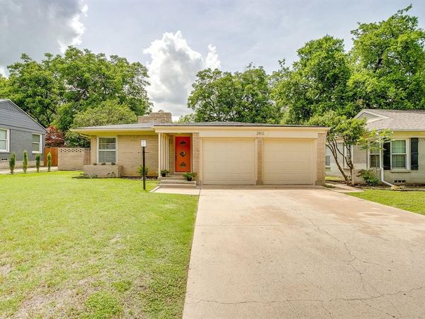 2812 Ryan Place Drive, Fort Worth, TX 76110