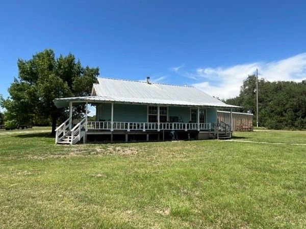 707 County Road 426 , Purmela, TX 76566