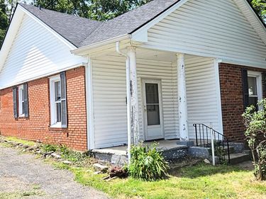225 Kentucky Avenue, Paris, KY 40361
