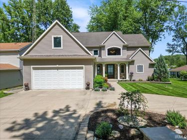 1123 Lakeshore Drive, Warsaw, IN 46580