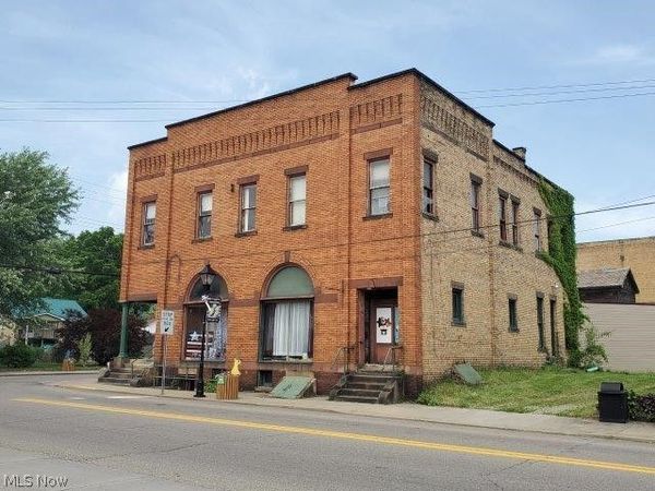 100 N Chester Street , New Cumberland, WV 26047