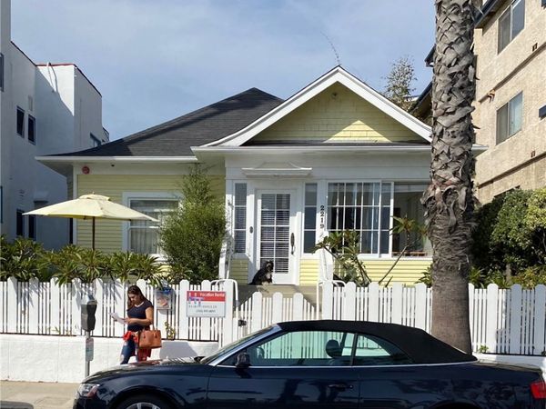 2219 Ocean Avenue, Santa Monica, CA 90405