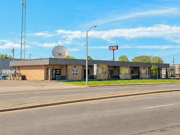 305 W Washington Street , Brainerd, MN 56401