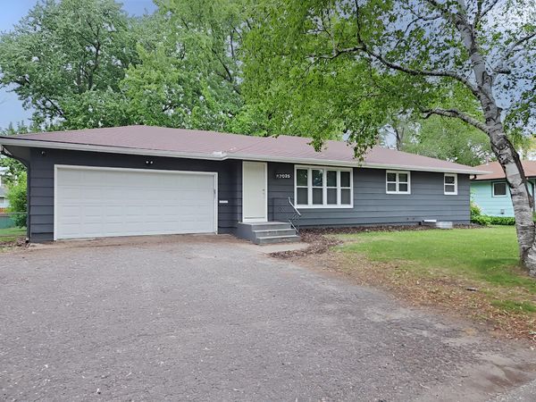 7025 Grimes Avenue N, Brooklyn Center, MN 55429