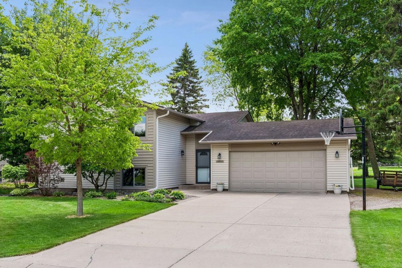 10805 99th Place N, Maple Grove, MN 55369