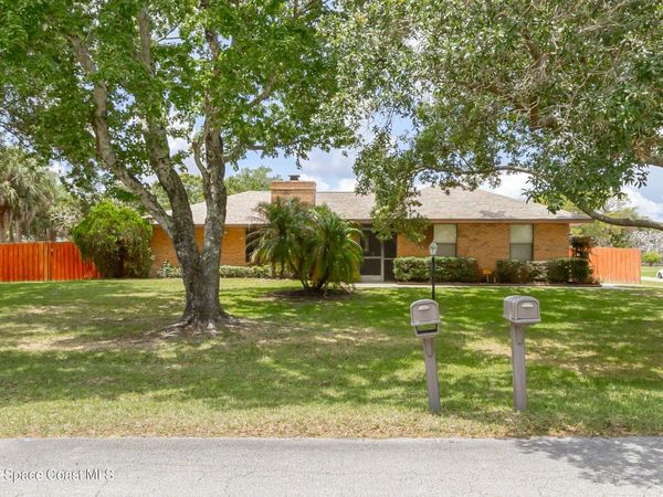 460 Neptune Drive NE , Melbourne, FL 32907