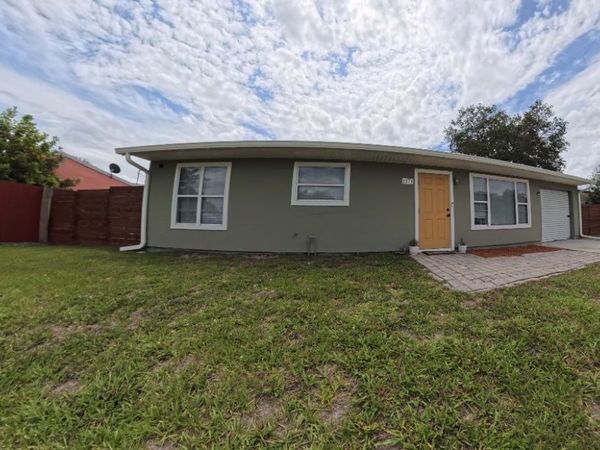 2275 18th Avenue SW, Vero Beach, FL 32962