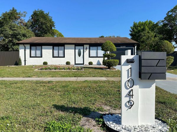 1049 Grandview Circle, Royal Palm Beach, FL 33411