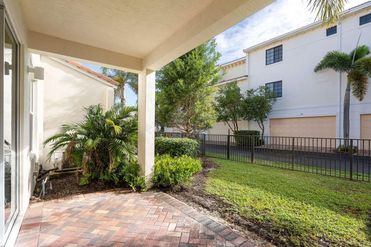 4872 NW 16th Terrace, Boca Raton, FL 33431 Photo
