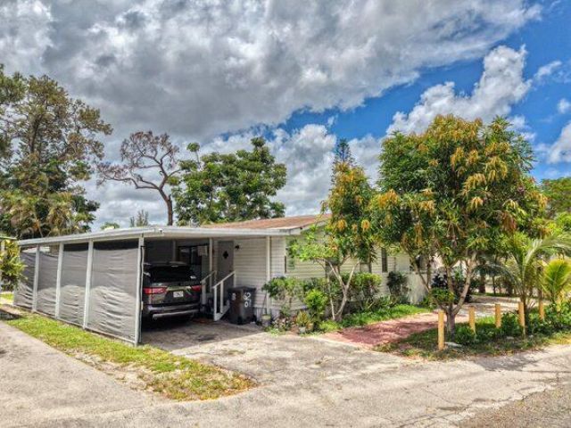 6201 18th Street S, West Palm Beach, FL 33415 Photo