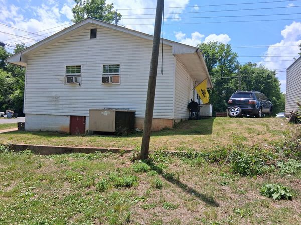 443 & 437 Jefferson Avenue, Newport, TN 37821