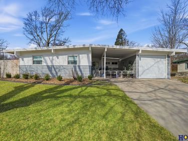 6230 Sunrise Road, Lincoln, NE 68510