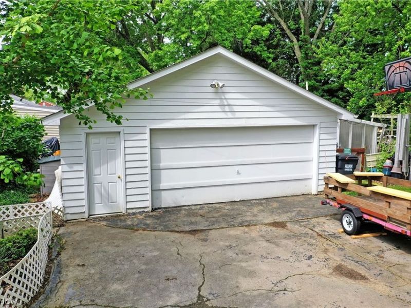 7435 Westview Drive, Youngstown, OH 44512 Photo 4