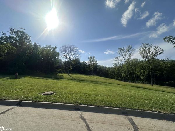 20285 Bella Vista Drive, Centerville, IA 52544