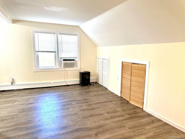 Valley Stream, NY 11580