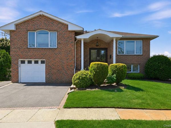 2998 Joyce Lane , Merrick, NY 11566