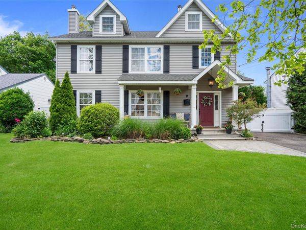 9 Lagoon Boulevard , Massapequa, NY 11758
