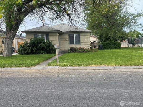 876 S 3rd Avenue , Othello, WA 99344
