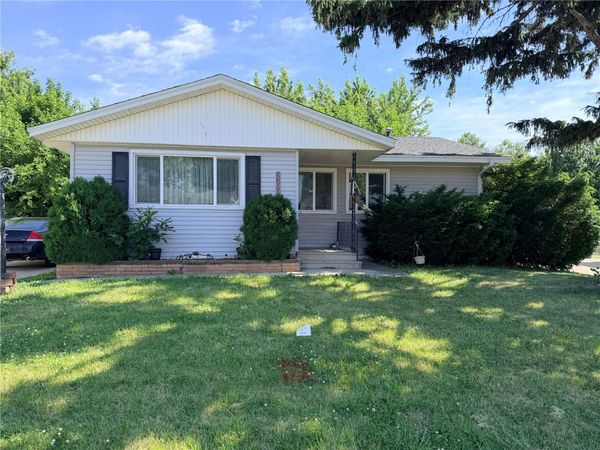 5200 Holly Avenue , Cedar Rapids, IA 52405