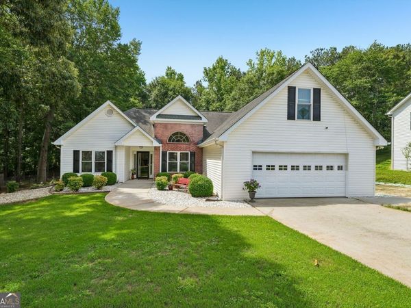 25 Summer Walk Circle, Covington, GA 30016
