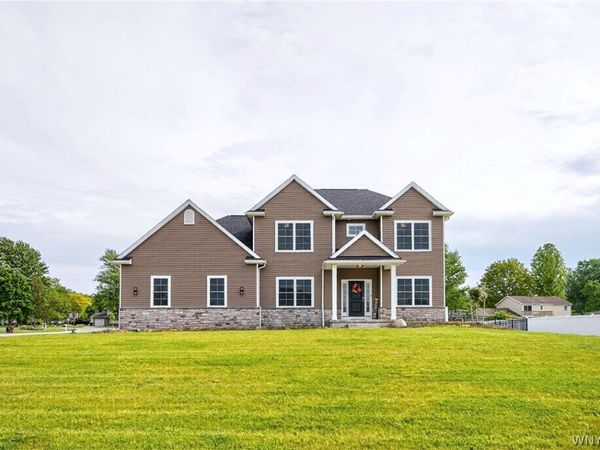 4 Wentworth Drive , Orchard Park, NY 14127