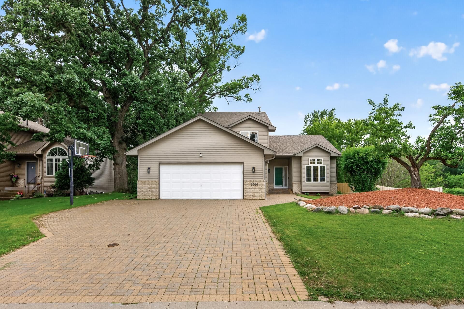 7001 46th Street N, Oakdale, MN 55128 Main Photo