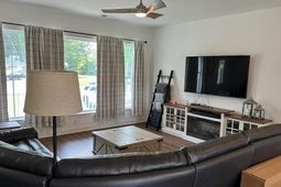 109 Dotson Street photo 4