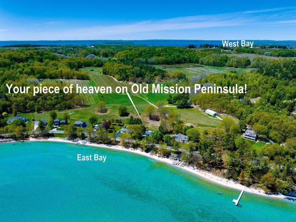 11537 Bluff Road, Traverse City, MI 49686