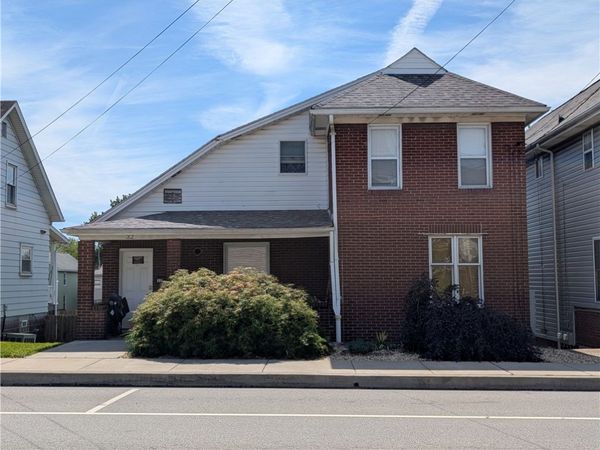 32 S 3rd St , Youngwood, PA 15697