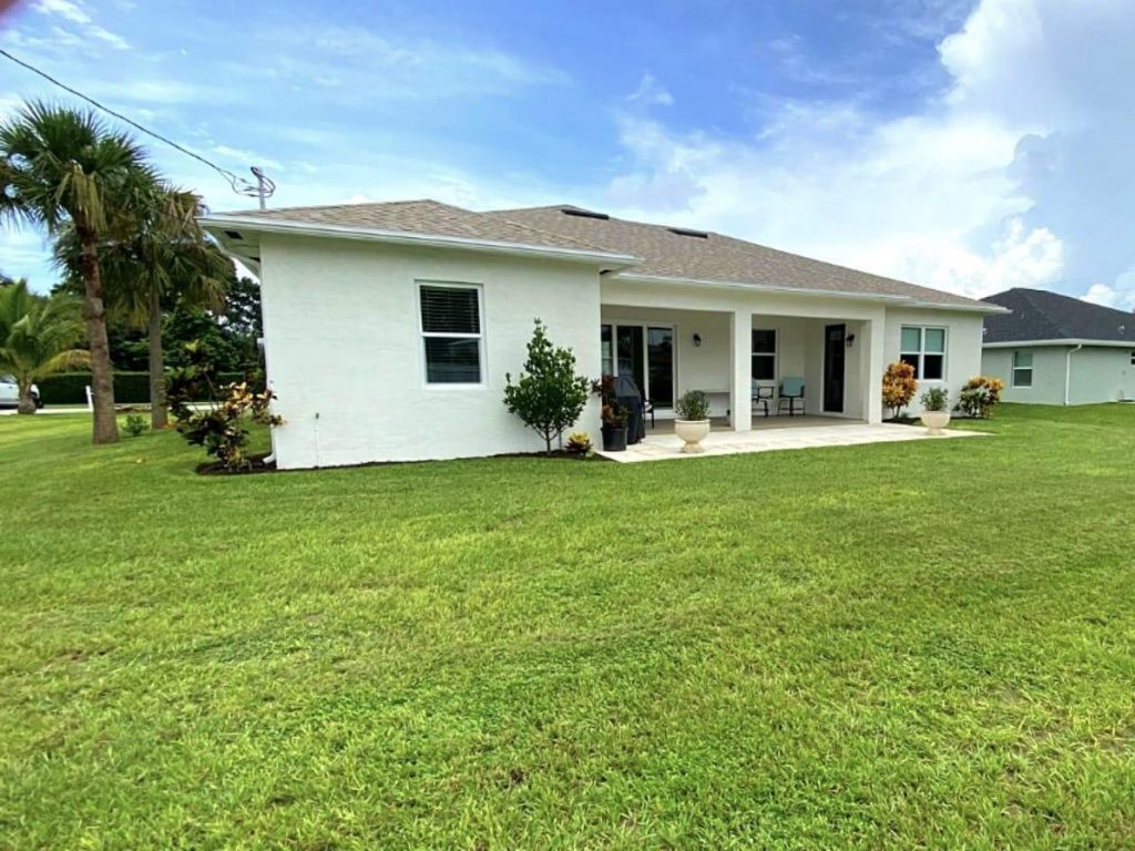 1719 SW Bradway Lane, Port Saint Lucie, FL 34953 Photo