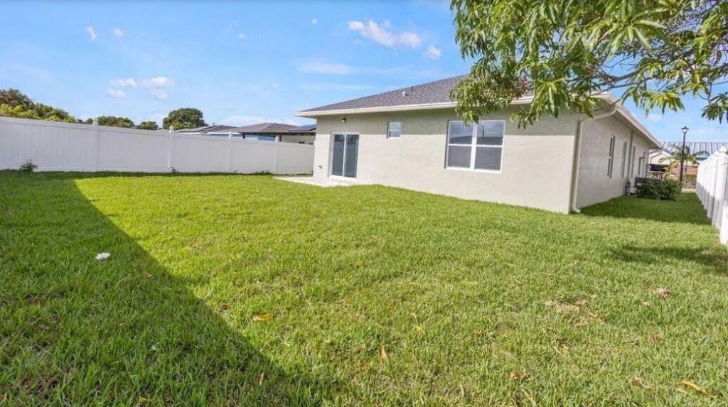 132 NW 11th Avenue, Boynton Beach, FL 33435 Photo