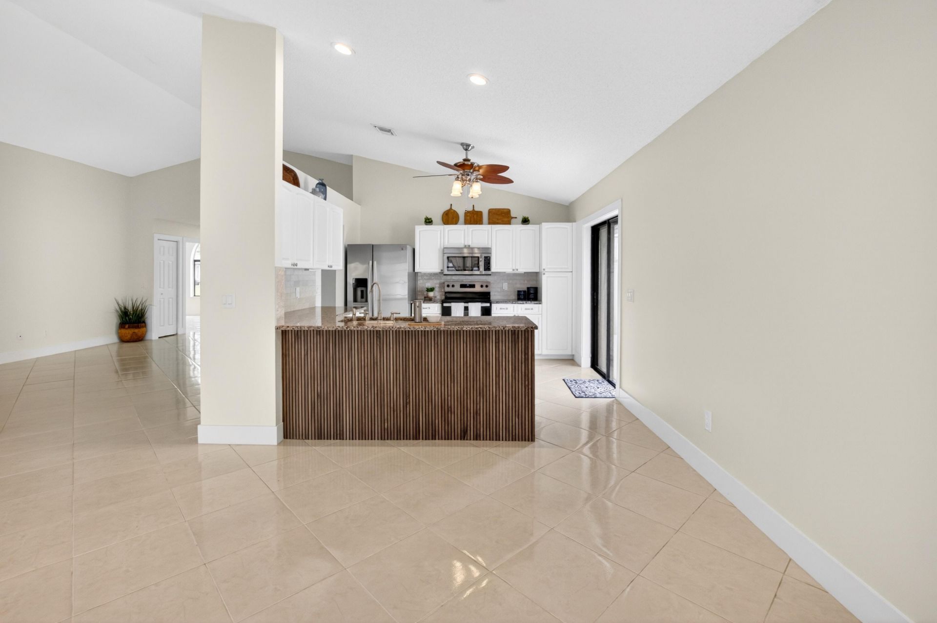 182 Temple Avenue, Boynton Beach, FL 33436 Photo