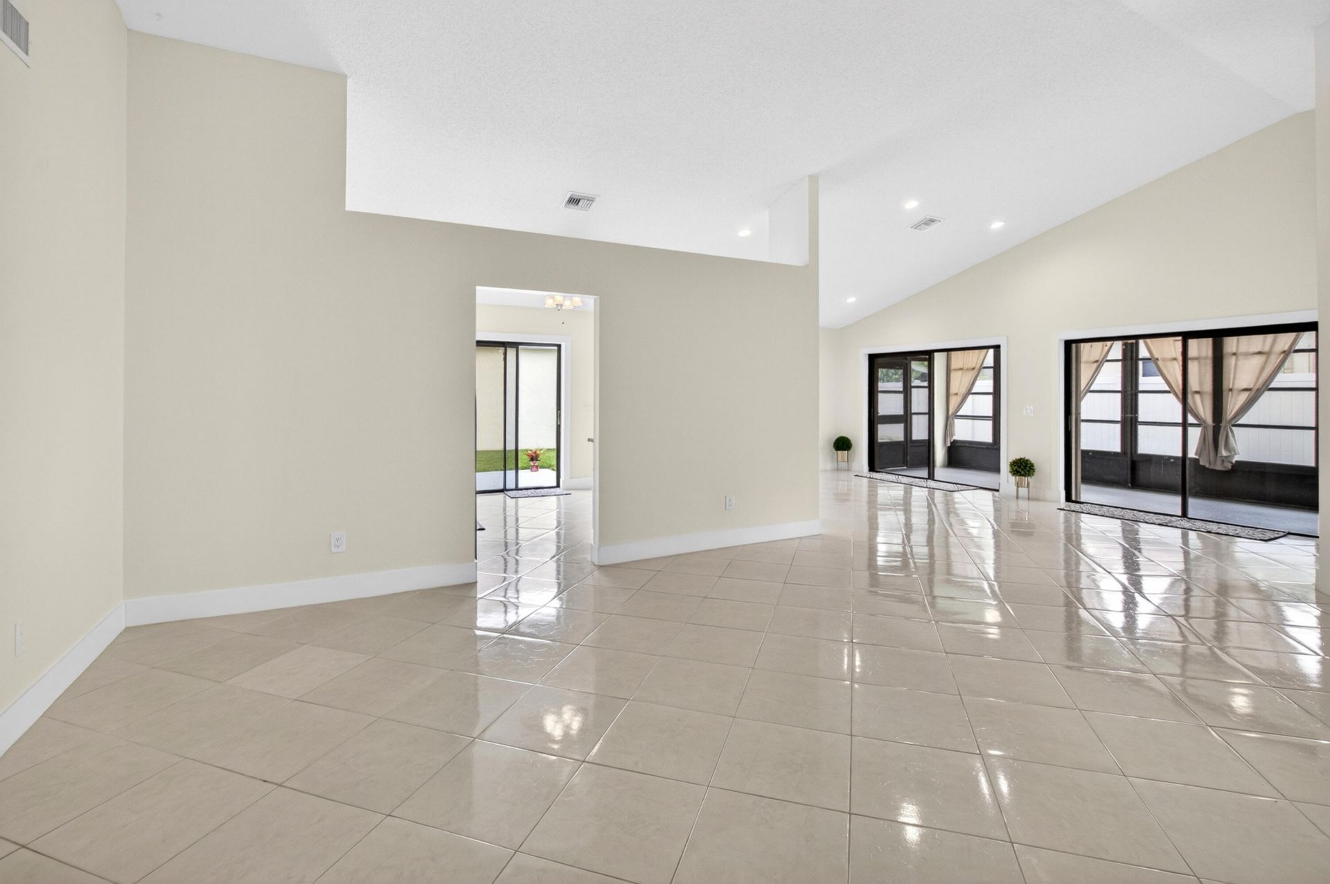 182 Temple Avenue, Boynton Beach, FL 33436 Photo