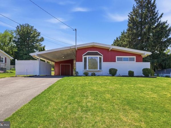 2060 SANDALWOOD COURT, YORK, PA 17404