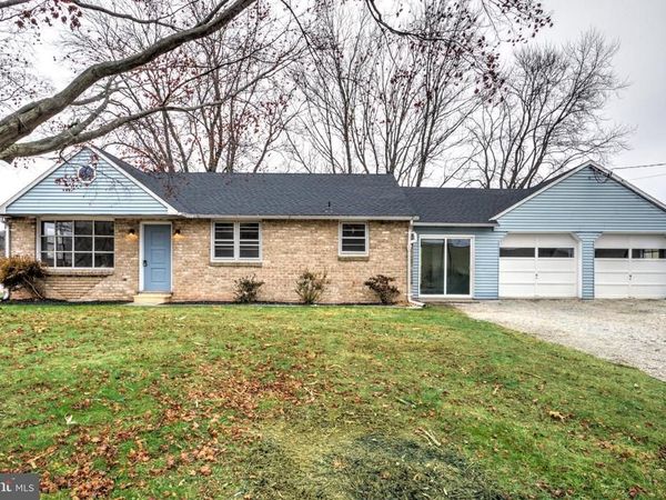 6428 YORK ROAD , SPRING GROVE, PA 17362