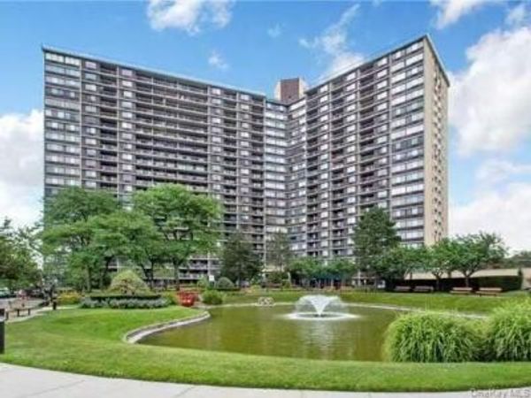2 Bay Club Drive , Unit 6G, Bayside, NY 11360