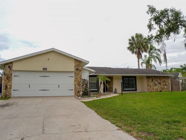 13603 WESTSHIRE DRIVE , TAMPA, FL 33618