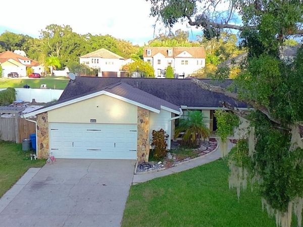 13603 WESTSHIRE DRIVE , TAMPA, FL 33618